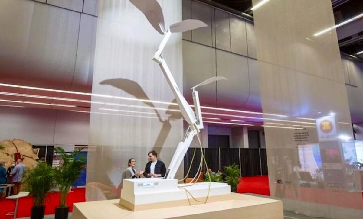 Robot plant grows, wilts on fate of UN nature talks