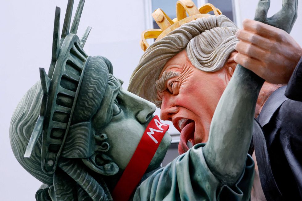 Nobel-winning economist exposes ugly truth behind age of 'know-nothingism' in US