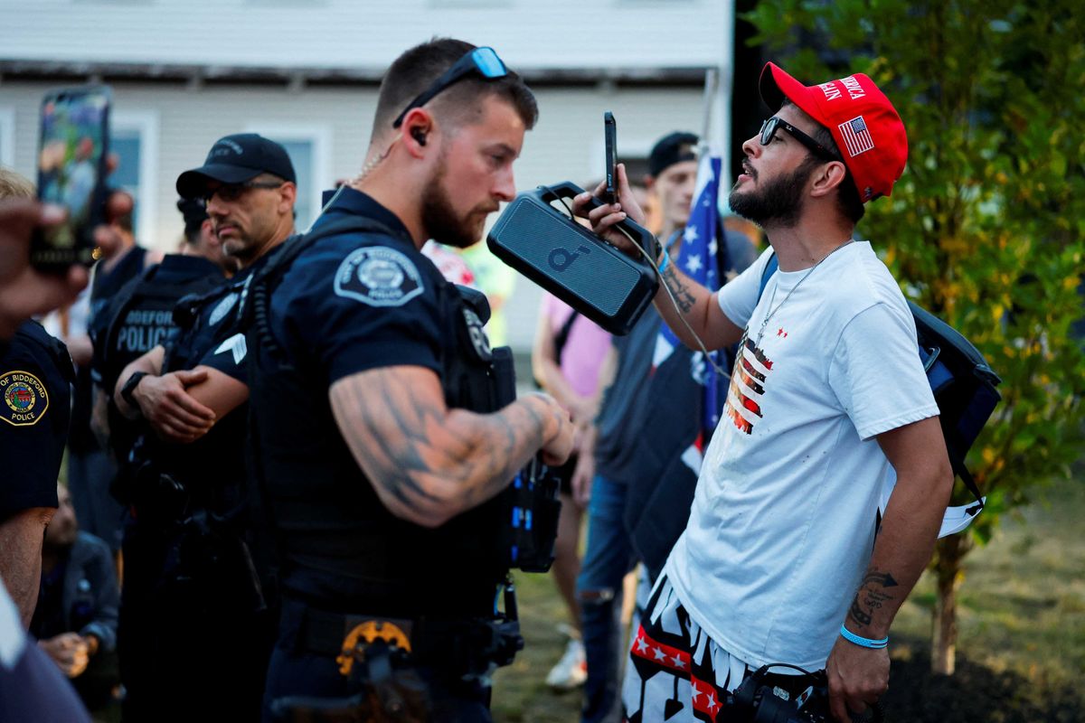 ICE builds round-the-clock hunt to unmask online accounts saying 'naughty' things about it