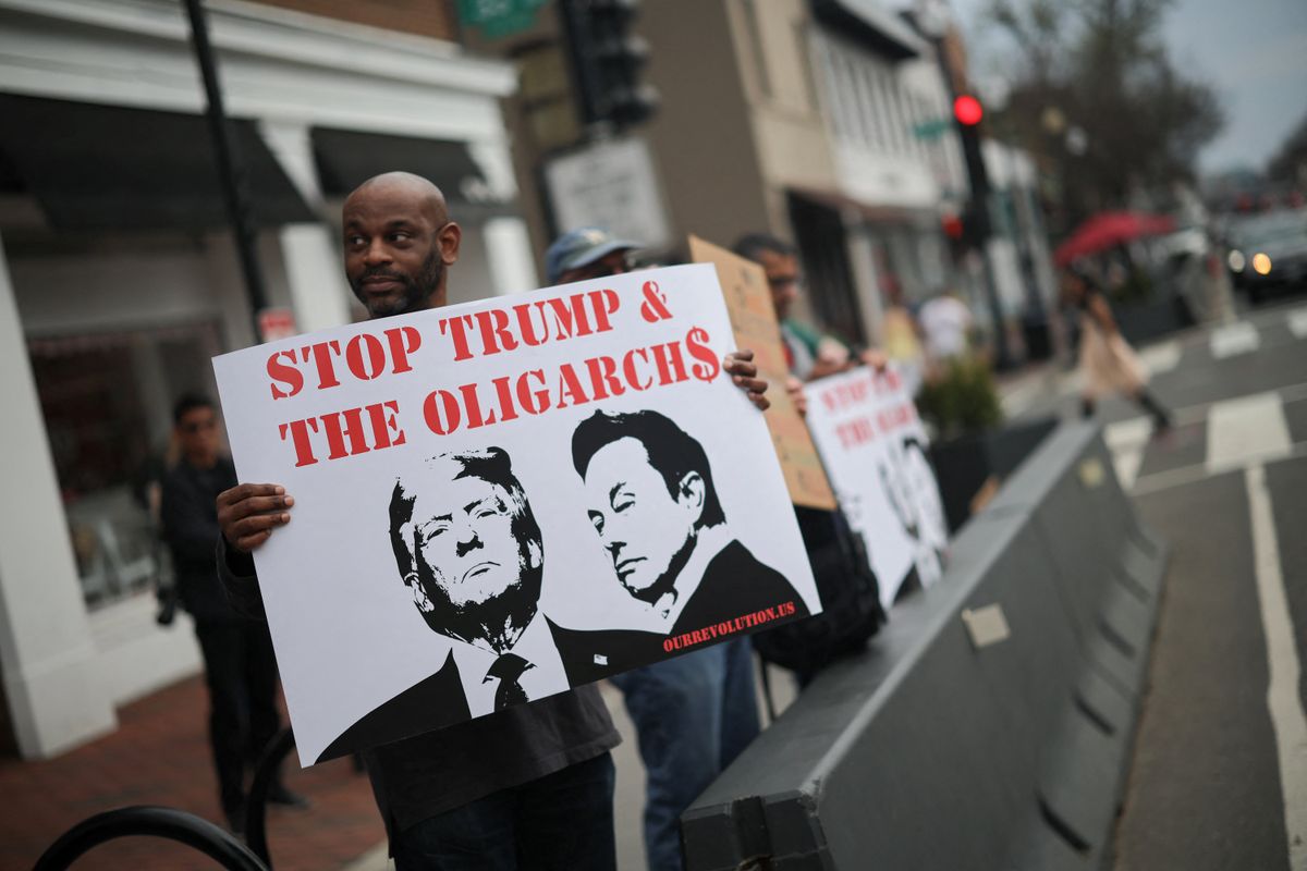 'Grave sign': Yale scholar delivers 'warning' before fleeing 'fascist dictatorship'