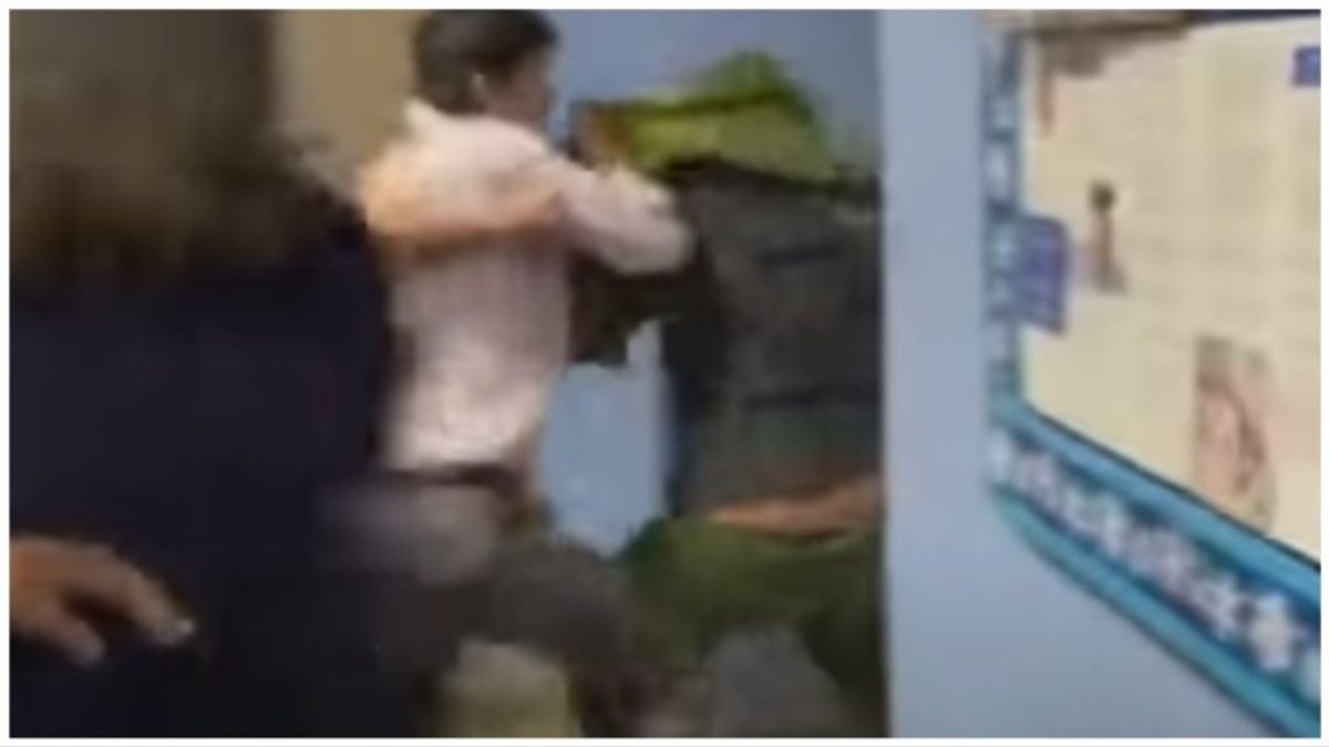 Christmas tree lighting brawl between LA councilman and activist results in no charges: report