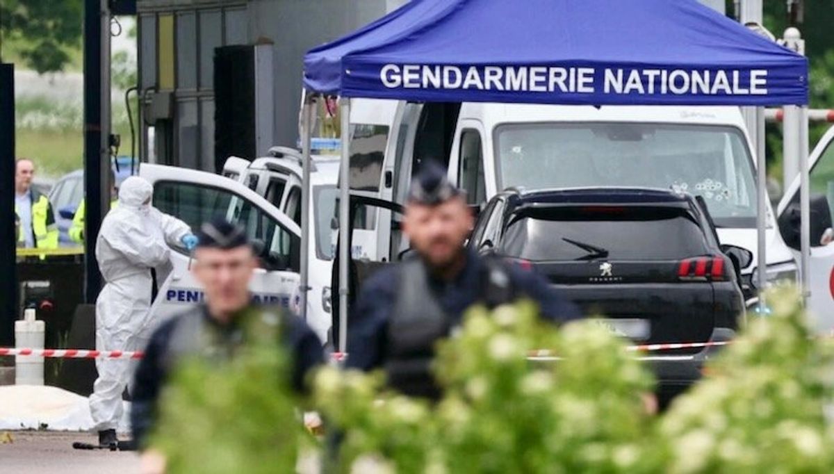 Gunmen free inmate in deadly attack on French prison van