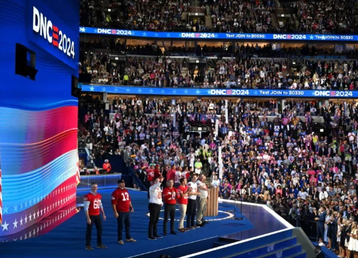 Democrats pull out all the stops to rally young voters in Chicago