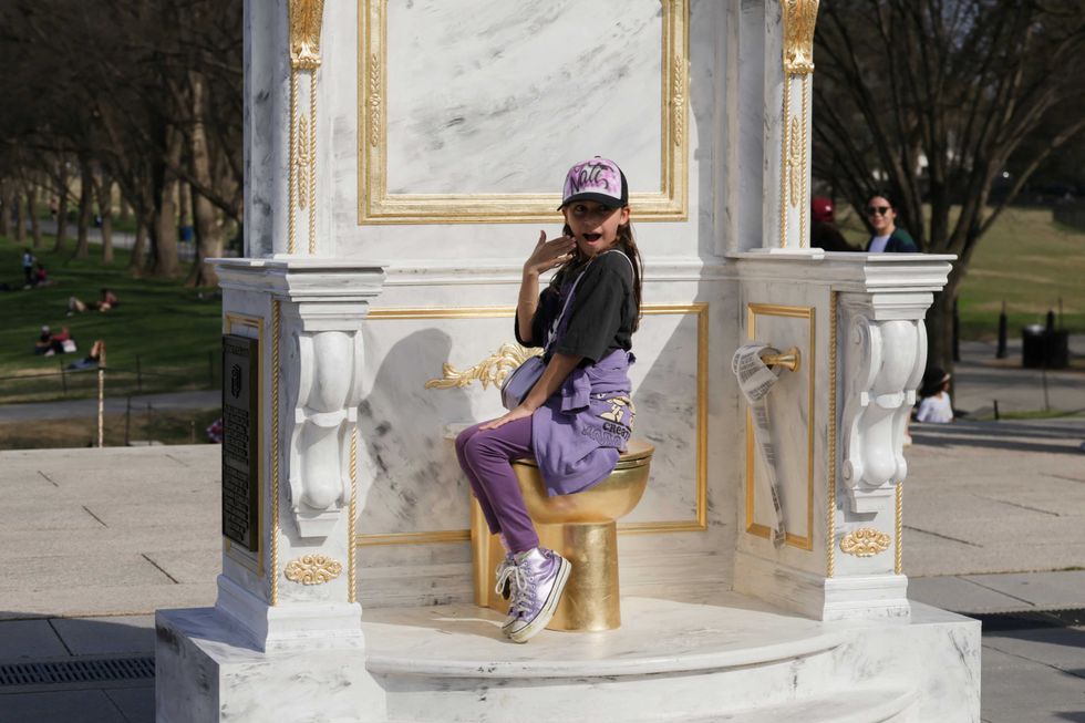 New golden statue mocking Trump astounds observers: 'Bless whoever did this'