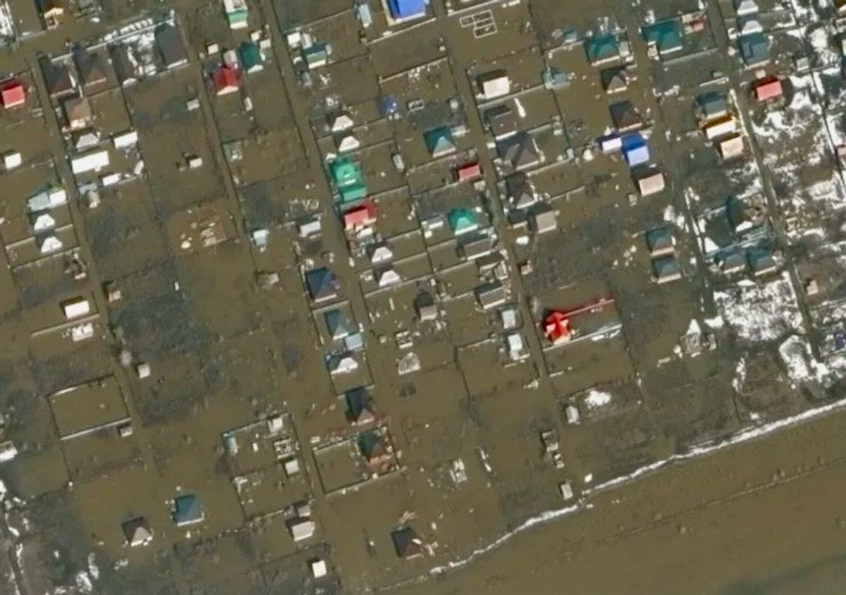 Russia says flood situation 'difficult' as more rivers burst