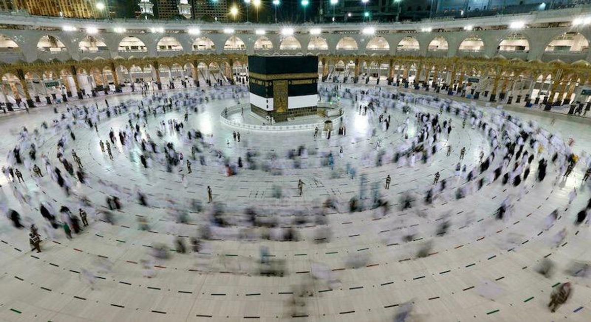 Pilgrims ascend Mount Arafat in high point of pandemic-era hajj