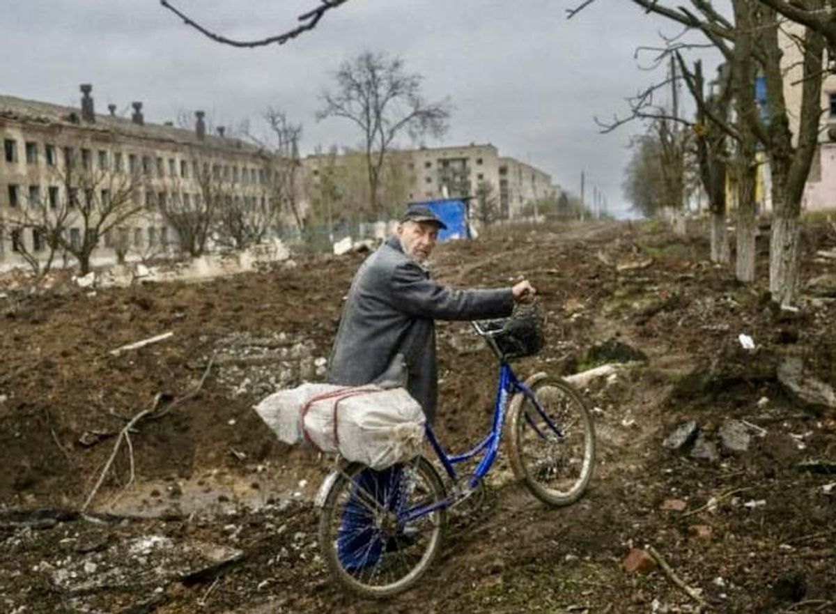 Ukraine says its forces enter Kherson after Russian retreat