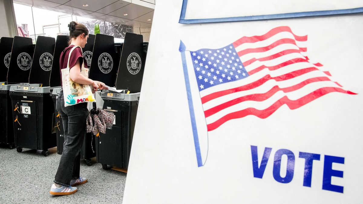 Court rules against Trump's executive order on voting rights