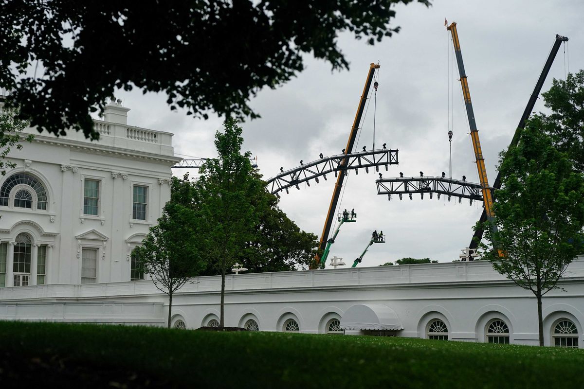 Trump's 'tacky' White House makeover reaches new heights amid 'bug infestation': report