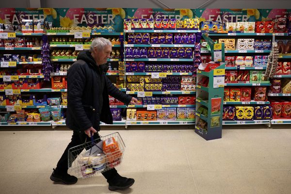Valentine's Day prices soar to 'crisis levels' under Trump: analyst