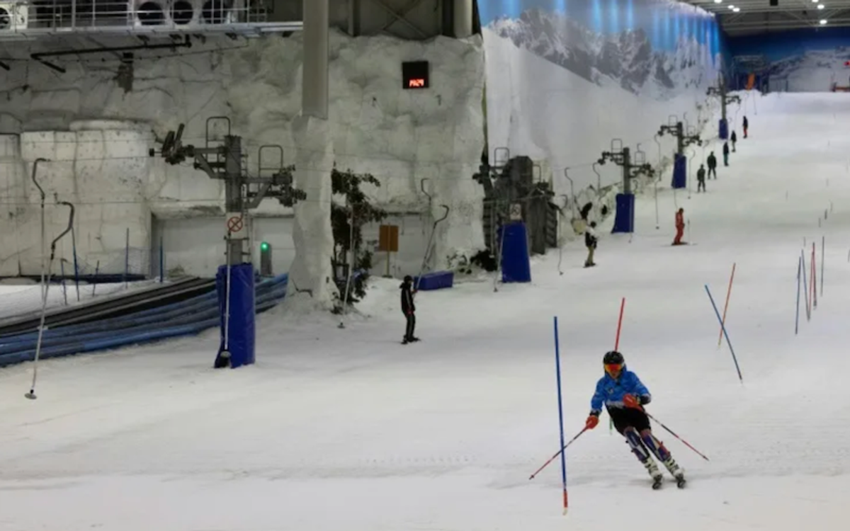 Skiing in a Madrid shopping center when it's 34C outside