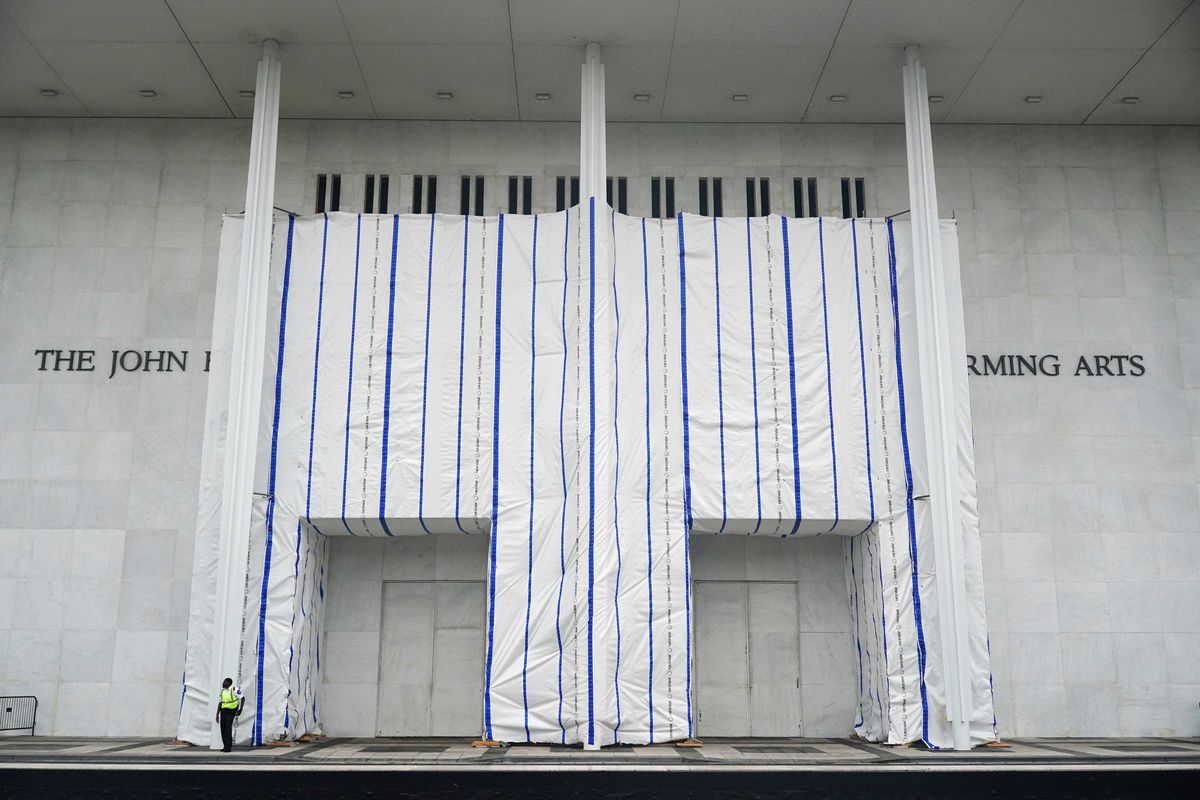 Critics ridicule Trump after tarps cover Kennedy Center facade