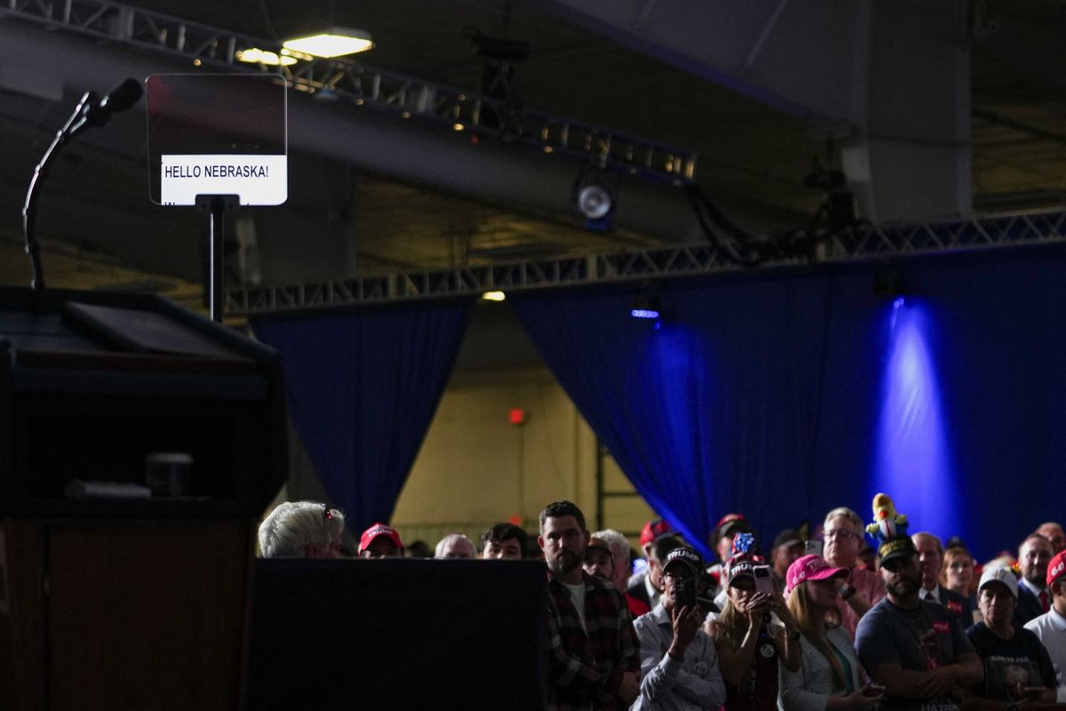 Singing MAGA pundit uncorks bizarre claim about 'world wizard' Trump at Nebraska rally