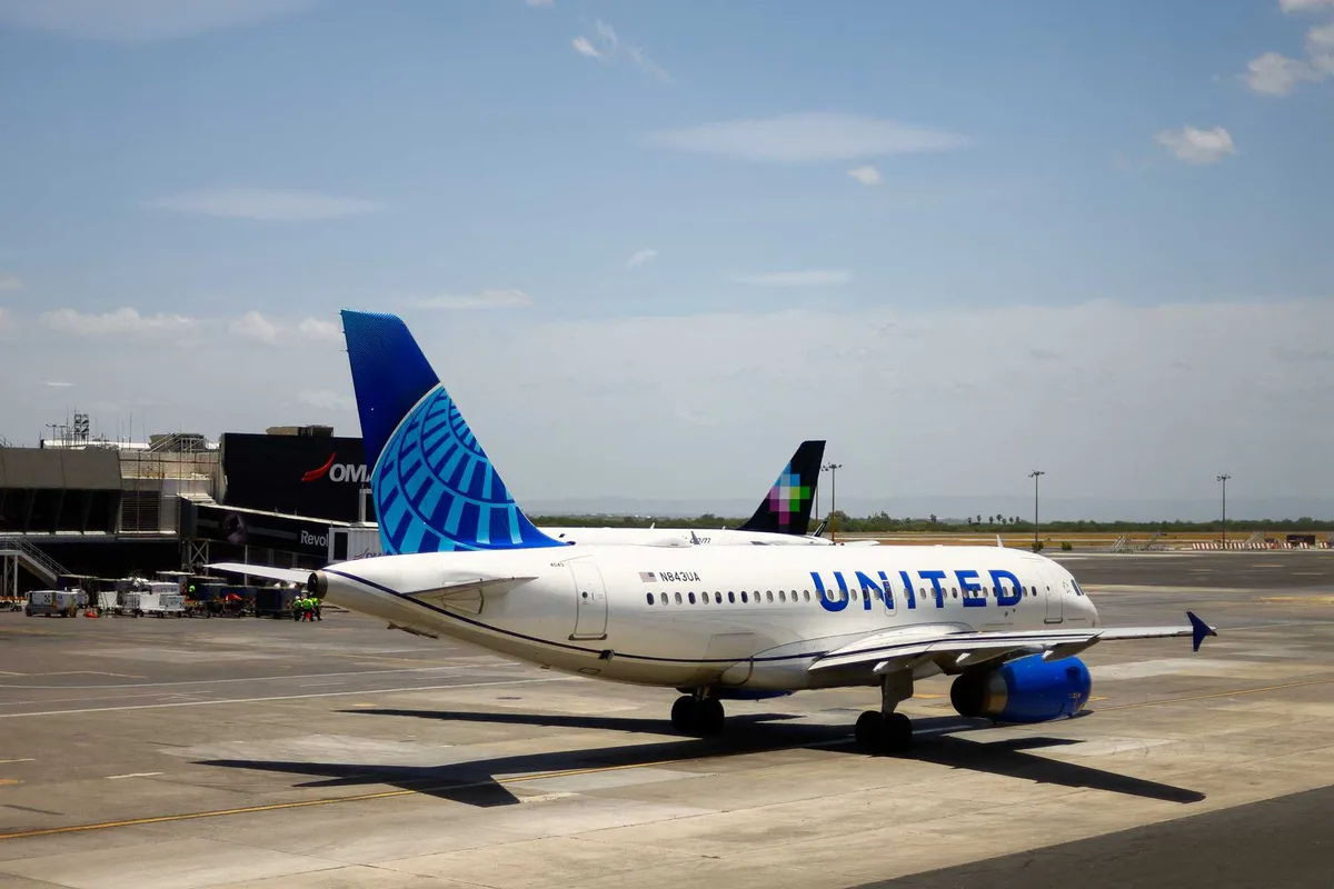 'Act like a citizen': Video shows United Airlines agent threatening customer with ICE