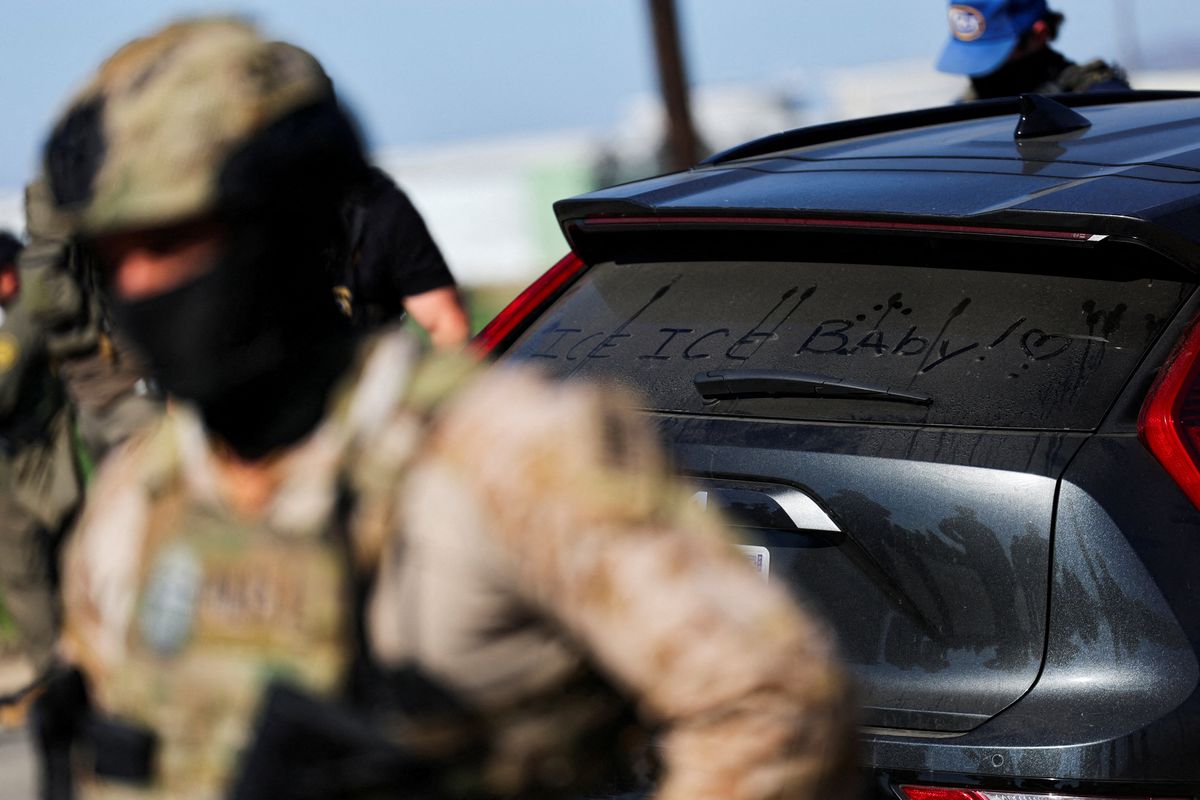 'Hard or easy?' ICE agents seen using terrifying new tactic to detain immigrants