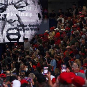 Trump unraveling behind closed doors as insiders sound the midterms alarm: NYT