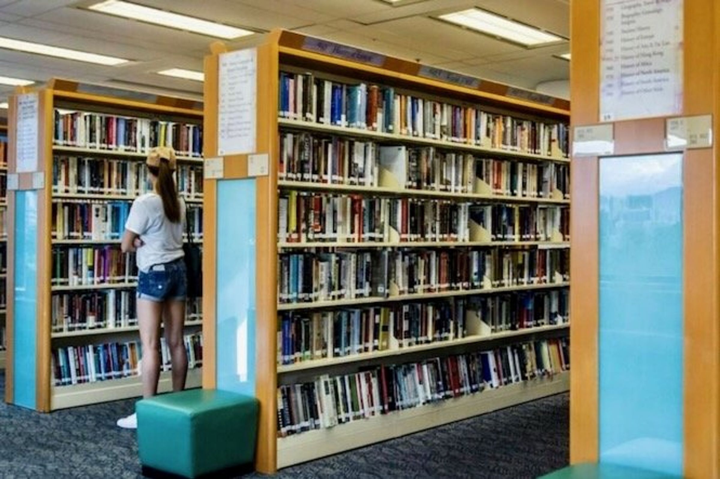 Bomb threats hit California library after Moms for Liberty group kicked out (rawstory.com)