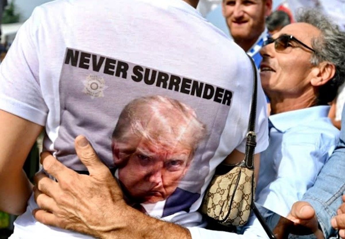 Trump replicates viral mug shot in official presidential photo