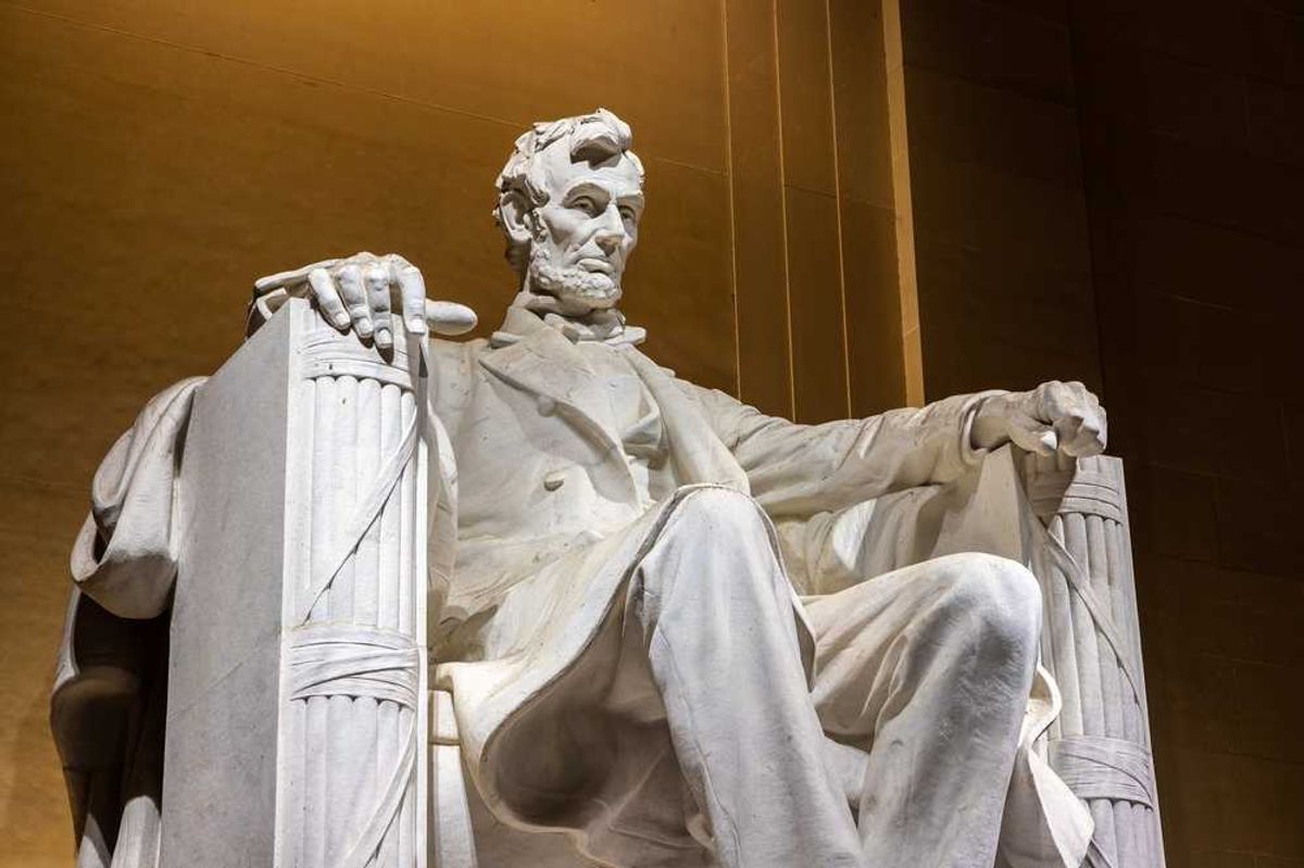 Trump can now 'behead the Lincoln Memorial' after ballroom ruling: ex-DHS insider