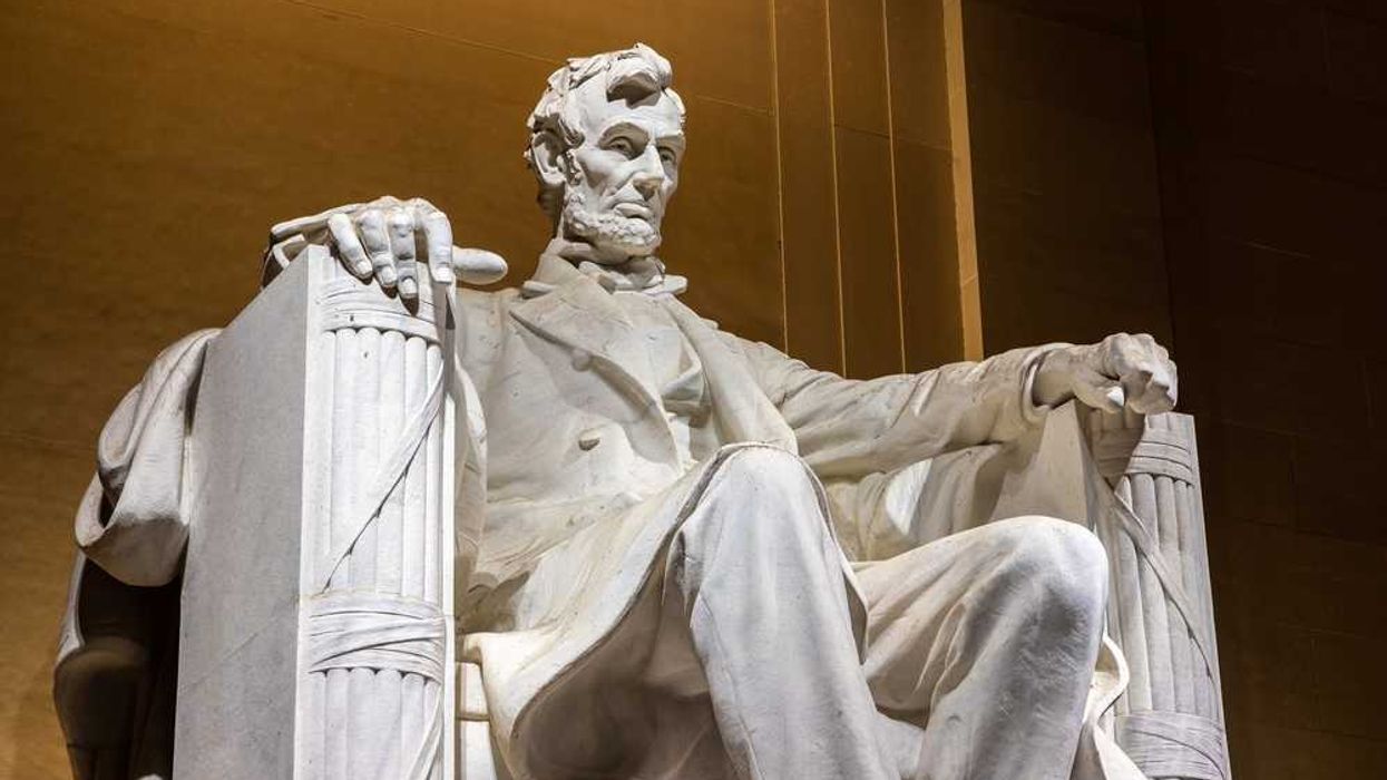 Trump can now 'behead the Lincoln Memorial' after ballroom ruling: ex-DHS insider