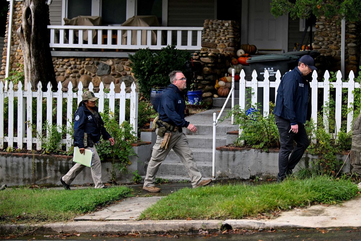Trump DOJ's 'very unusual' moves in raid of Dem lawmaker's home baffle expert