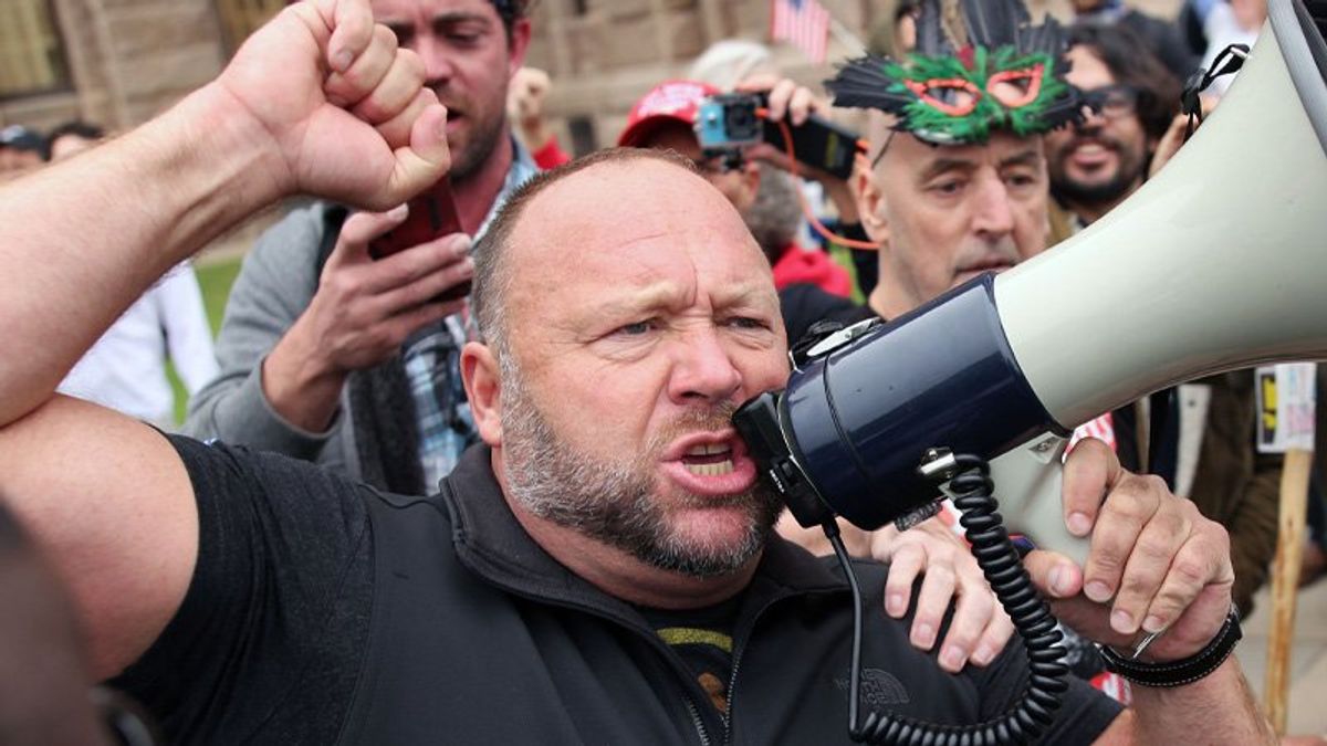 Alex Jones 'holding firearms' for Jan. 6 rioters: bankruptcy filing