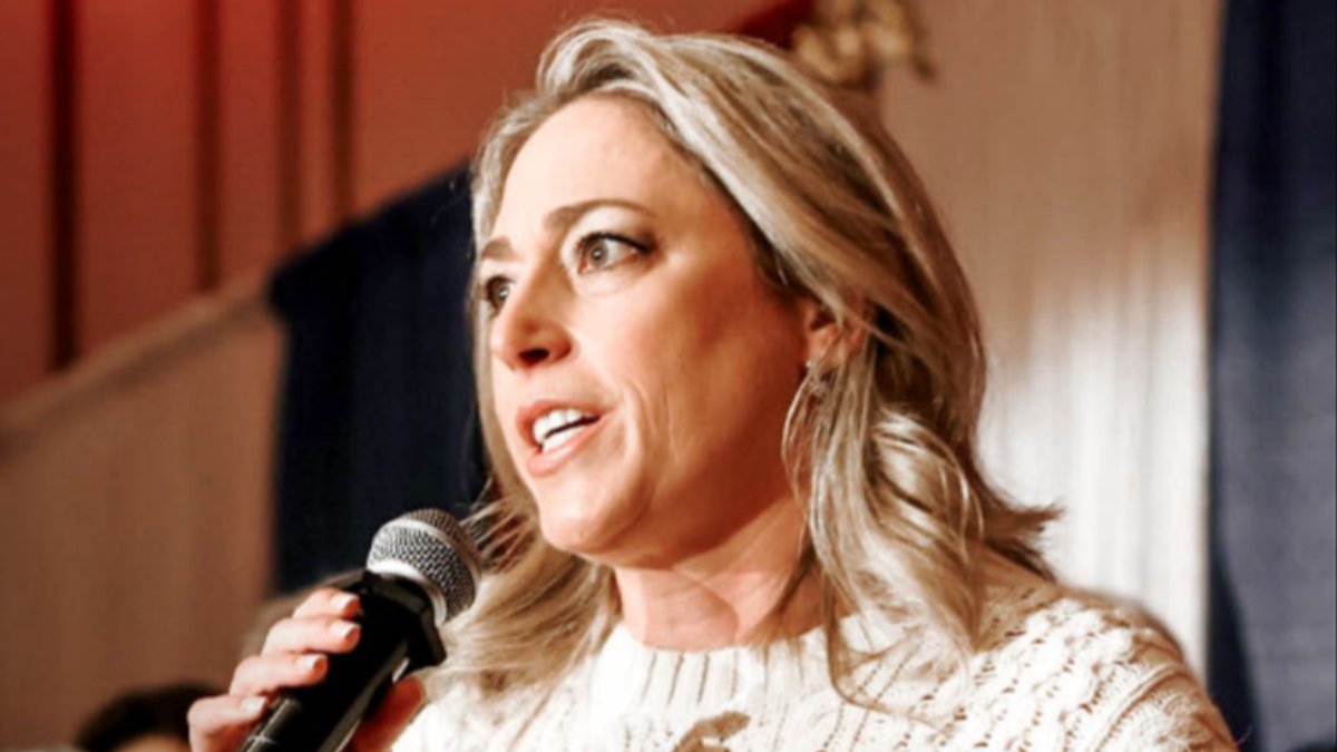 Republican candidate hangs up on reporter when asked why she isn't paying campaign staff