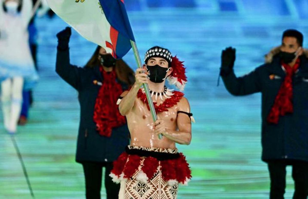 American Samoa Olympian goes topless at freezing Beijing opening