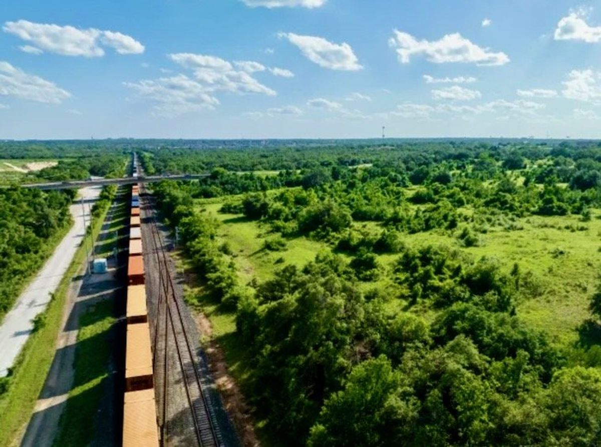 Kentucky train derailment spills molten sulfur, prompts evacuations