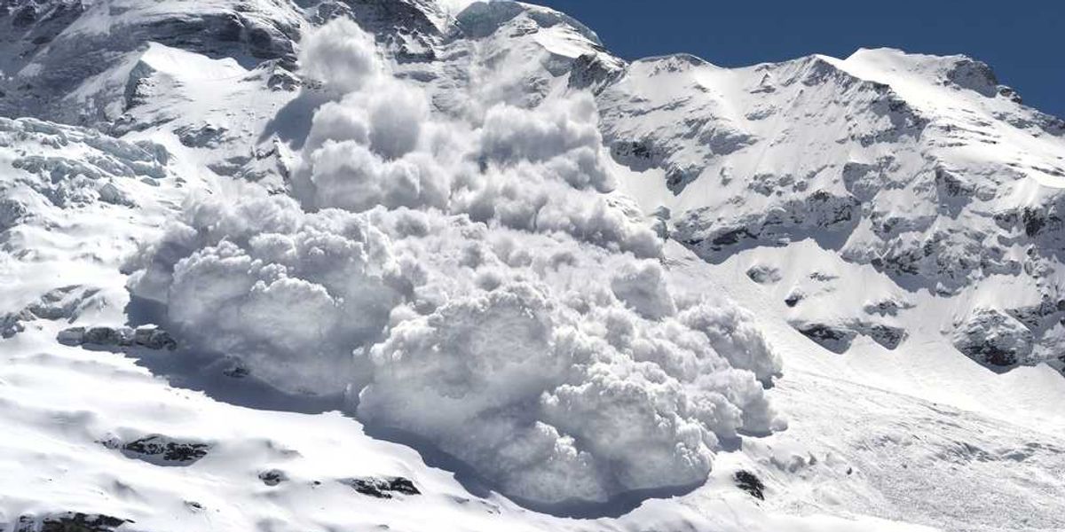 10 skiers missing after massive avalanche near site of Donner Party incident