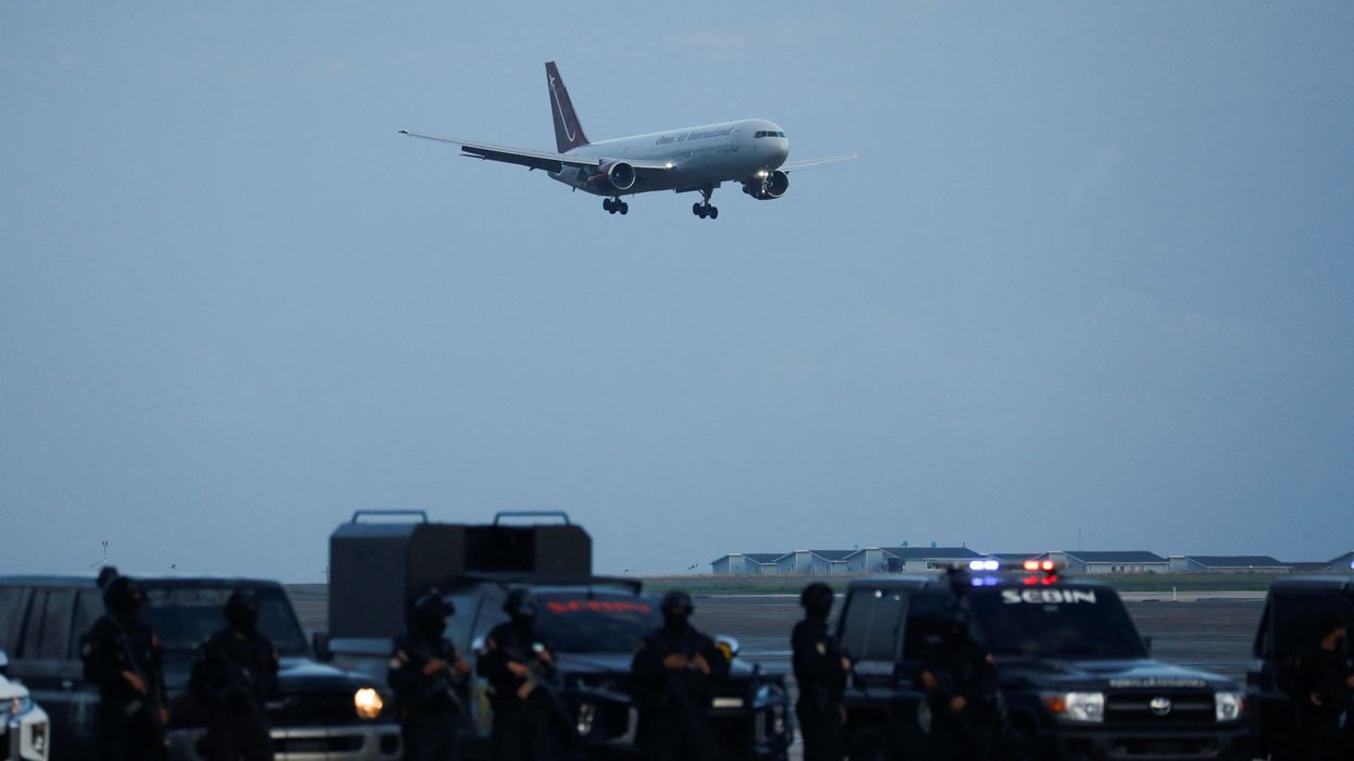 Trump wants to defy court and ship migrants to other countries on 'brink of war': expert
