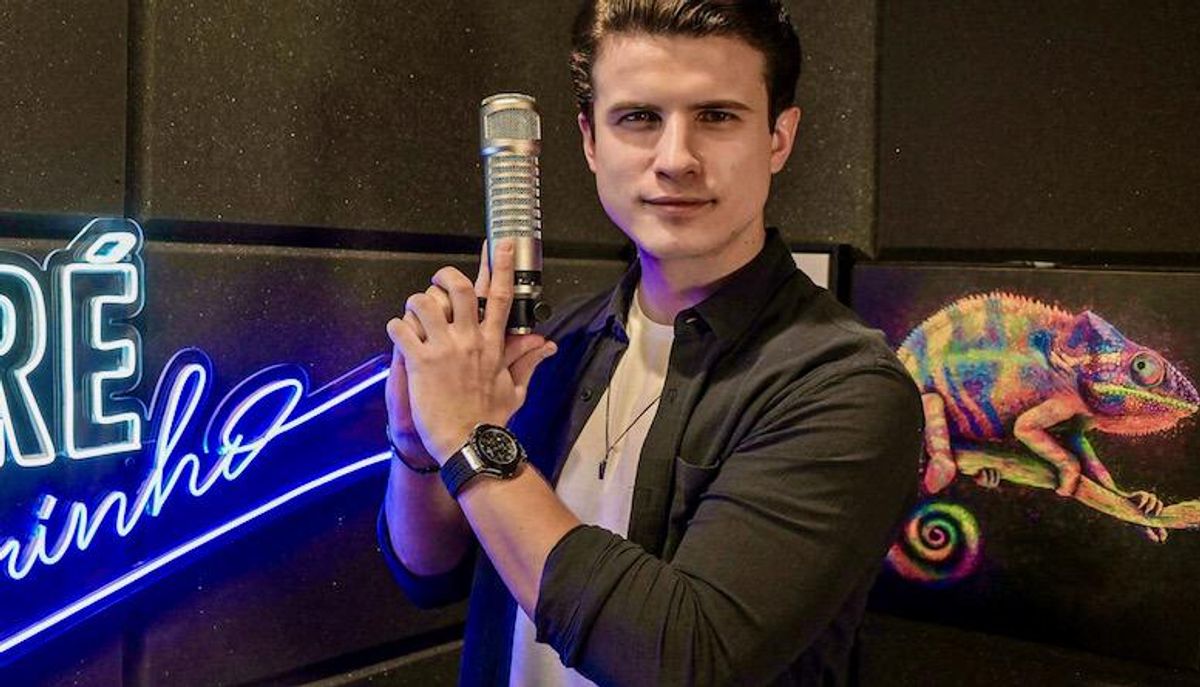Brazilian impersonator aims to 'detoxify' Bolsonaro backers