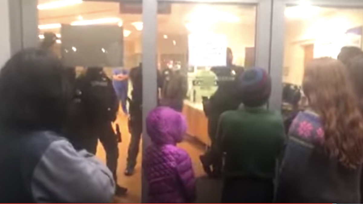 Right-wing militants try to storm hospital to protest 'medical kidnapping' of woman who refused COVID-19 test