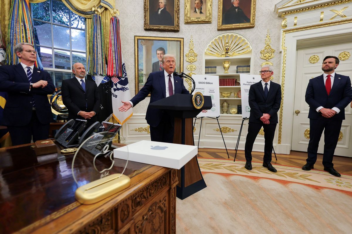 'Get better sources!' Trump and Vance lash out after reports on secret Epstein dinner