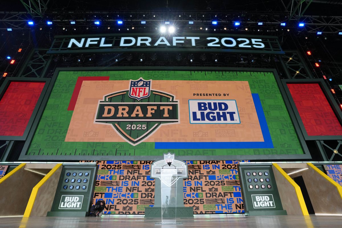 'Are they stupid?' Trump rages after prominent QB snubbed in NFL draft