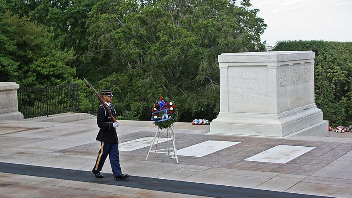 Dems push ‘No Glory for Hate Act’ to keep Trump from being buried at Arlington National Cemetery
