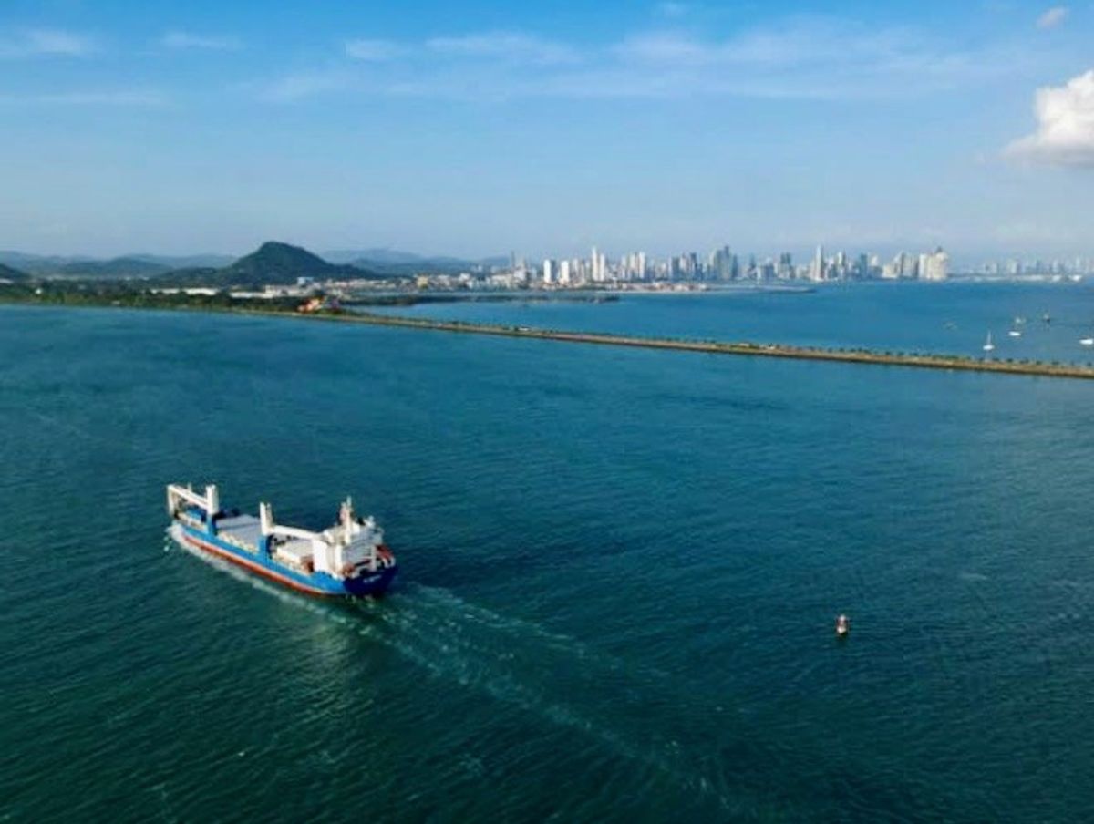 U.S. claims free passage through Panama Canal