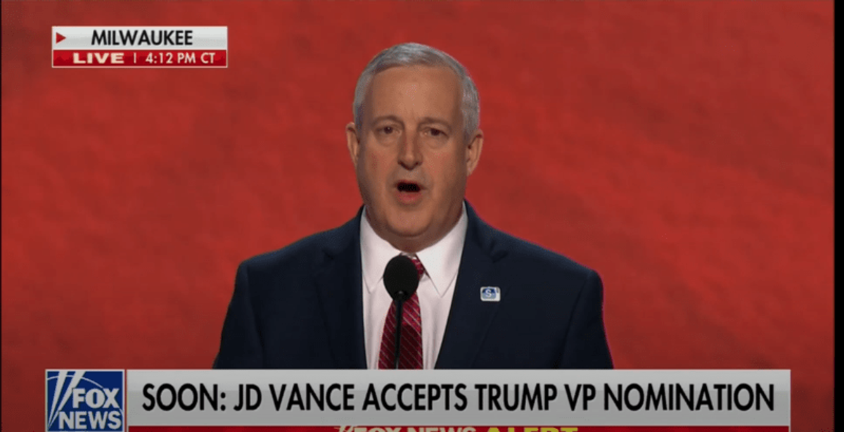 'Belongs in a Roadrunner cartoon': RNC viewers crack up over 'comically large' prop