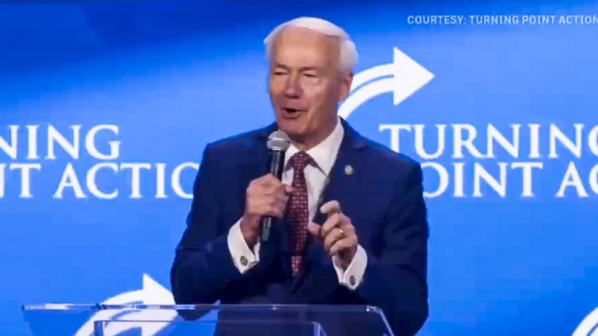 'We need respect!' GOP candidate booed mercilessly at pro-Trump event