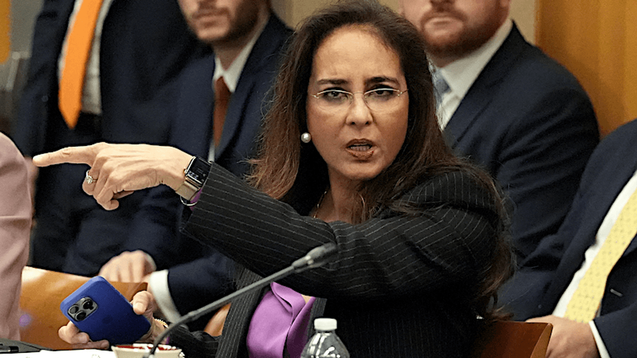 'Bitter' war unfolds inside White House as DOJ henchman tries to oust ex-Fox News advisor