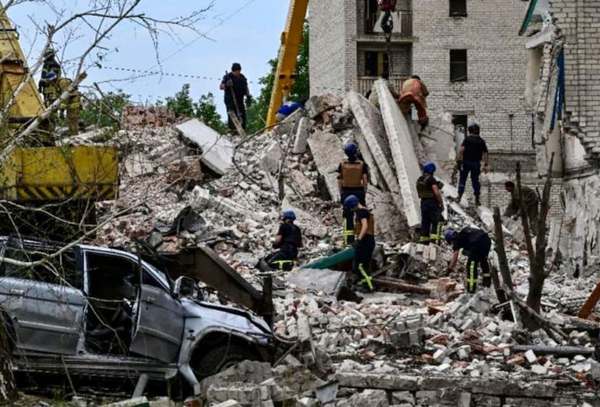 Russian shelling in east Ukraine kills at least 15