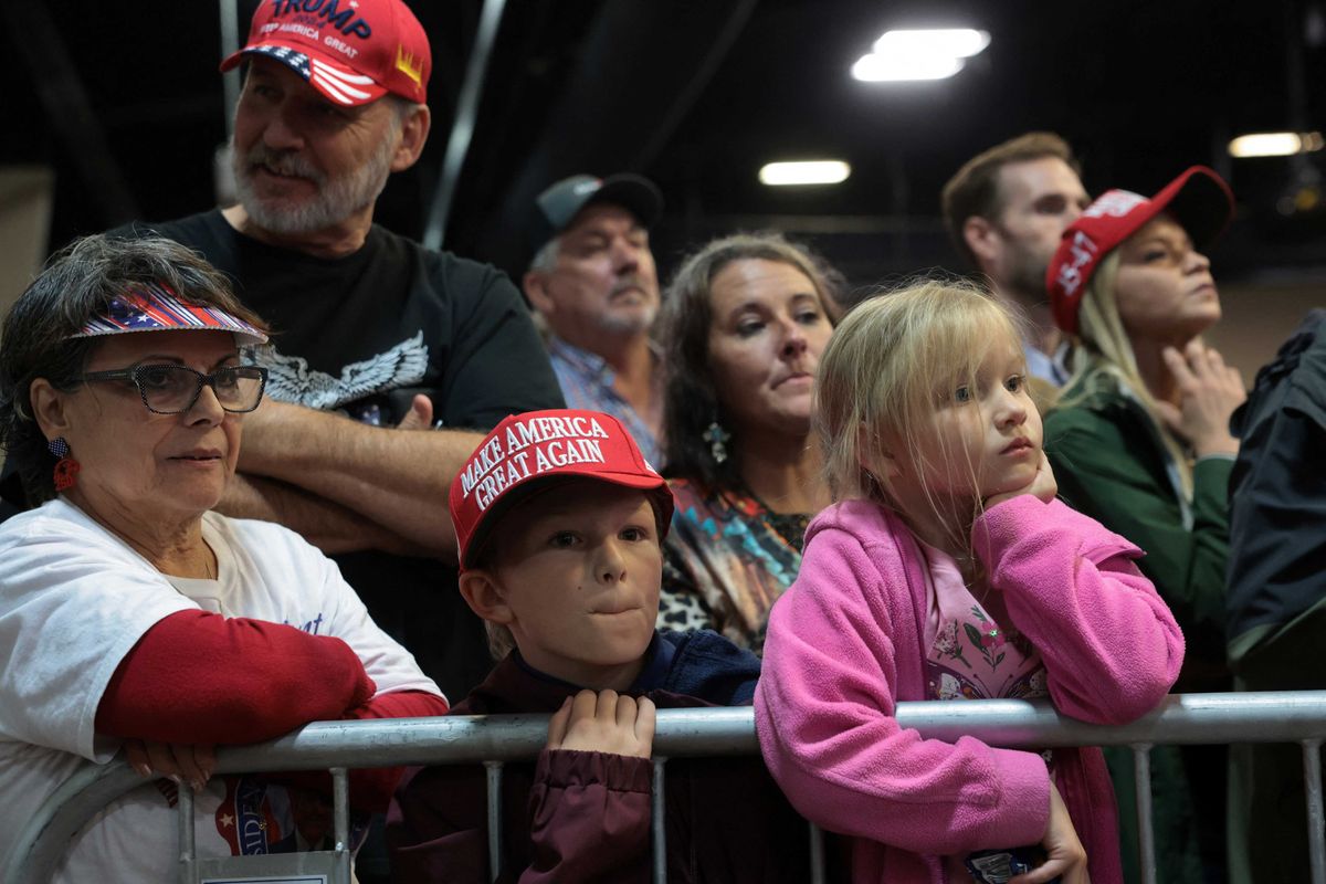 Trump's 'disastrous' Texas stop plays to 'very small low-energy crowd': analyst