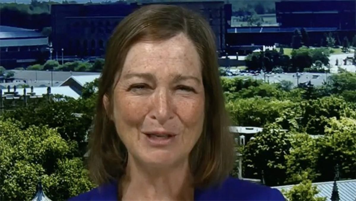 Trump lawyer's freakout over Judge Engoron passing notes ridiculed by ex-prosecutor