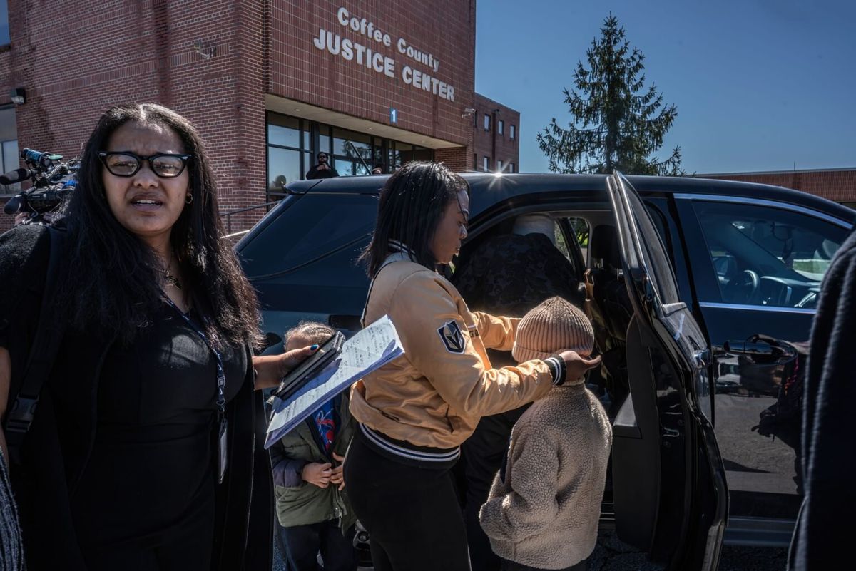 Tennessee officials accused of illegally taking kids after traffic stop