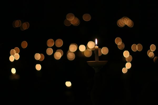 Thousands of Virginia students gather for vigil to honor shooting victims