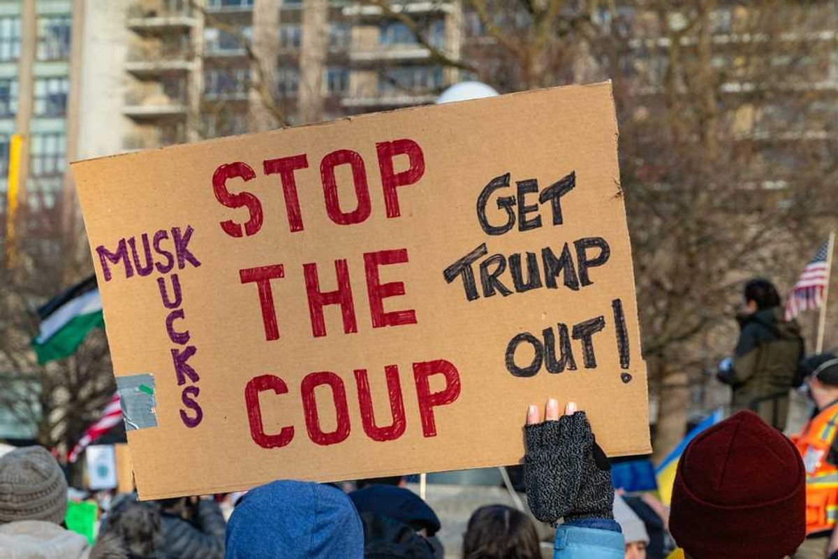 'Snowballing catastrophes' threaten to collide even if Dems win in November: journalist
