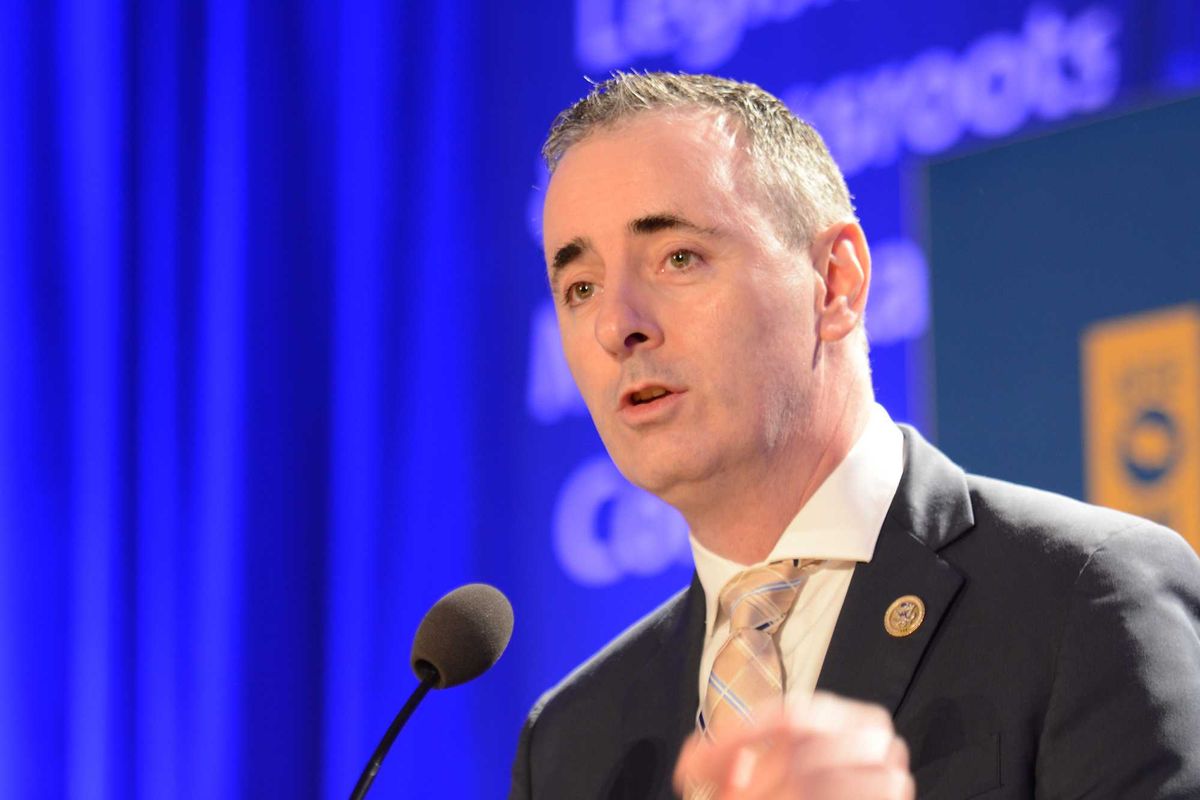 GOP candidate's ads traced to felon turtle trafficker who went to his wedding: report