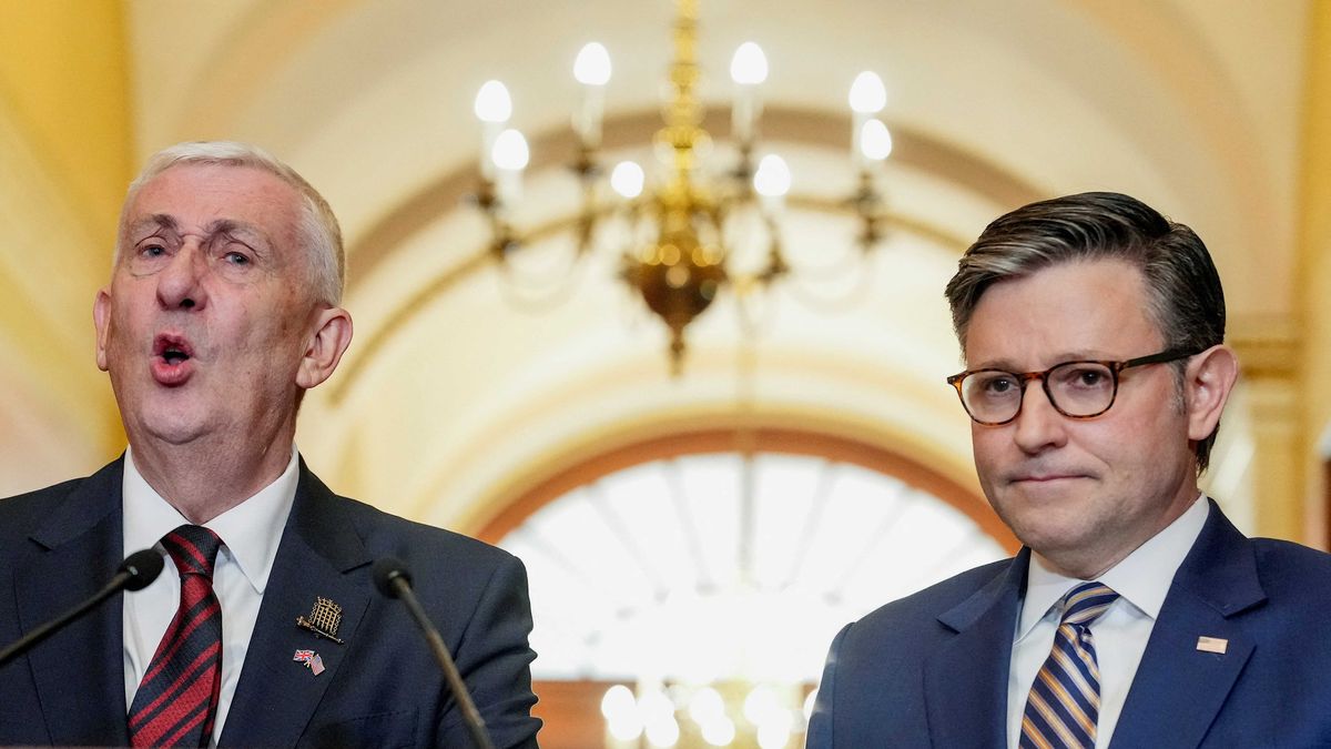 'Slavishly devoted' GOP can't escape the anchor dragging them into the abyss: expert