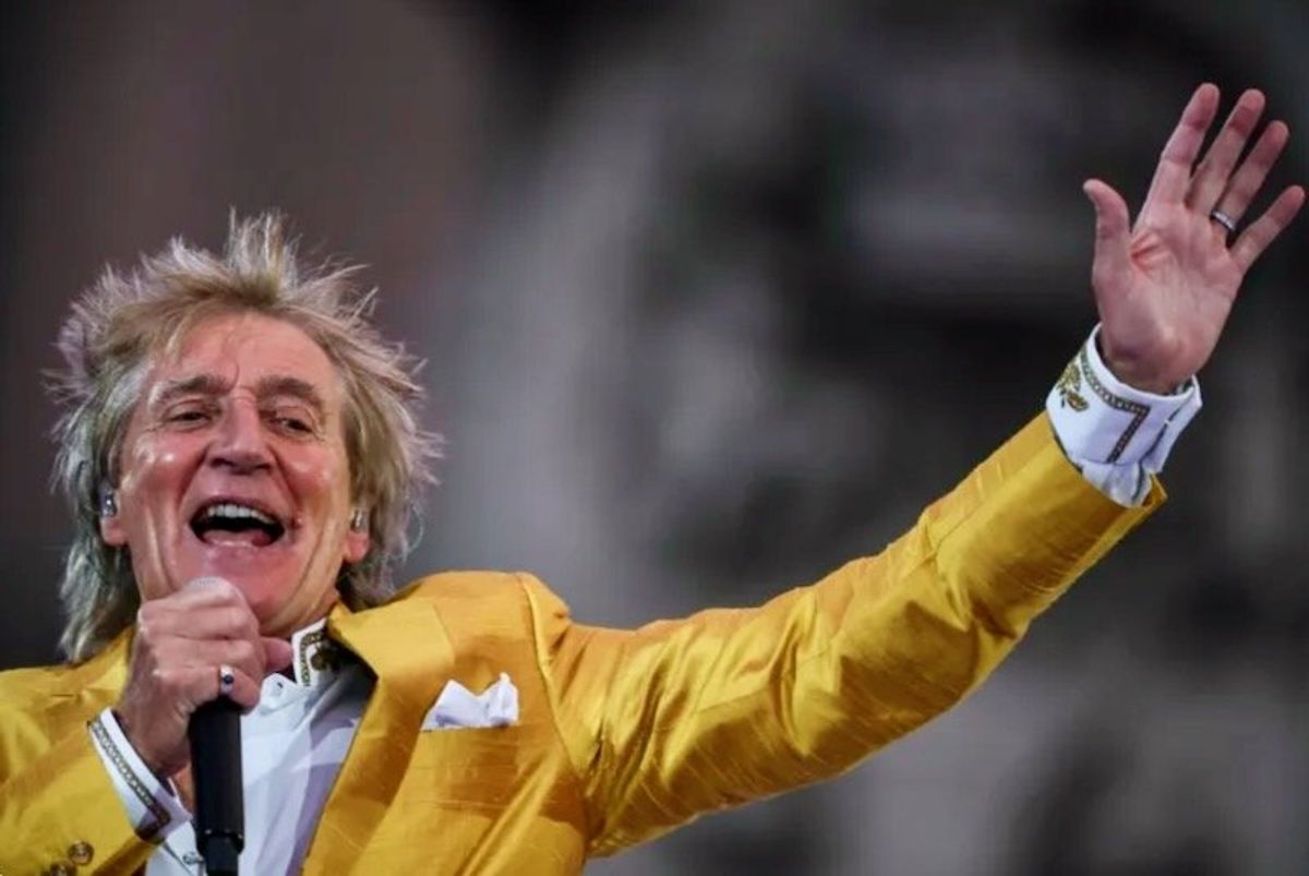 Rod Stewart banks $100 million for song catalog: report