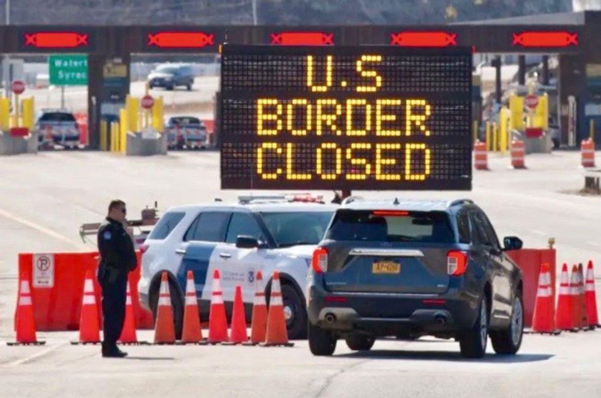 US borders with Canada, Mexico to stay closed due to COVID-19
